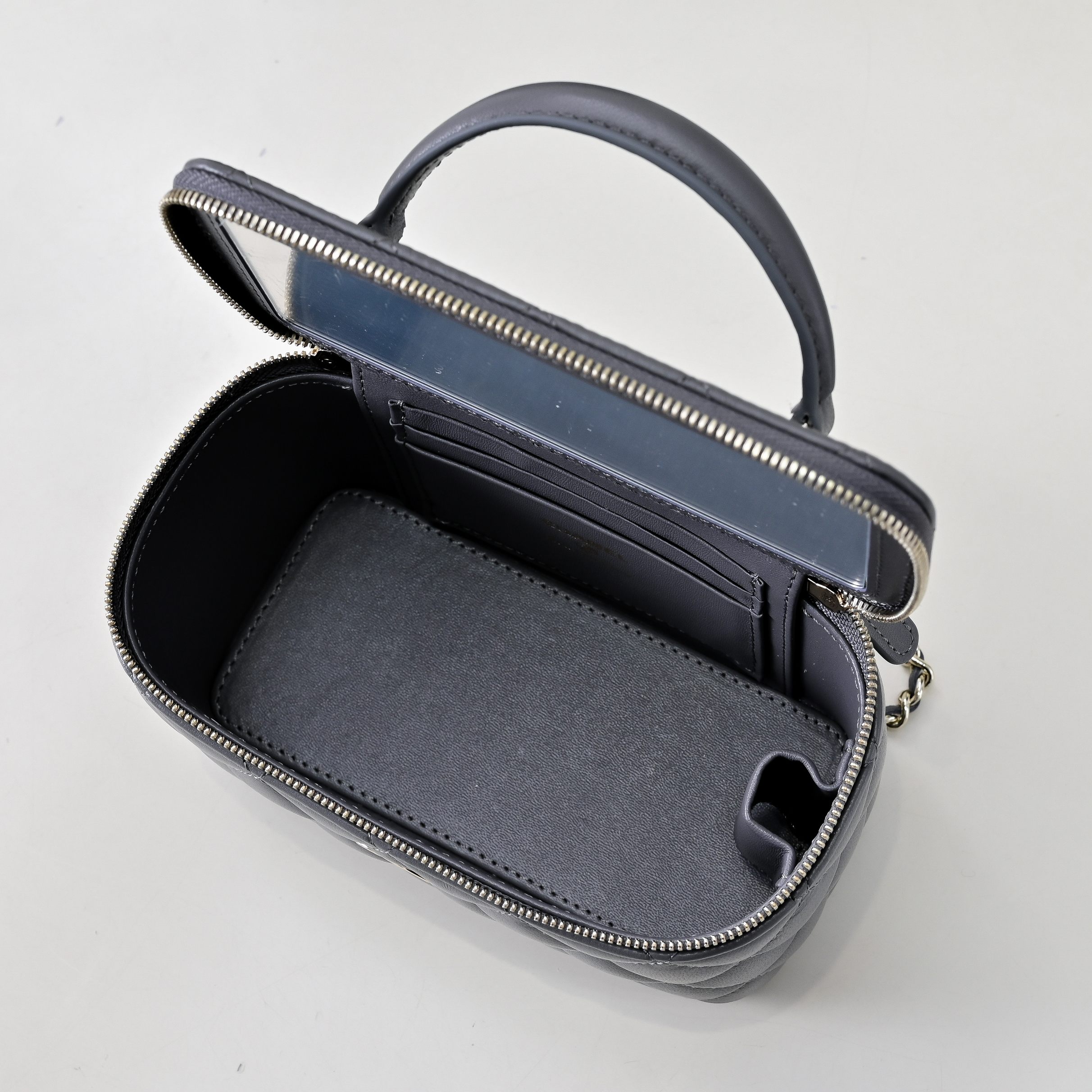 Chanel Style Leather Chain Bag style reference detail image 7 from source 776541