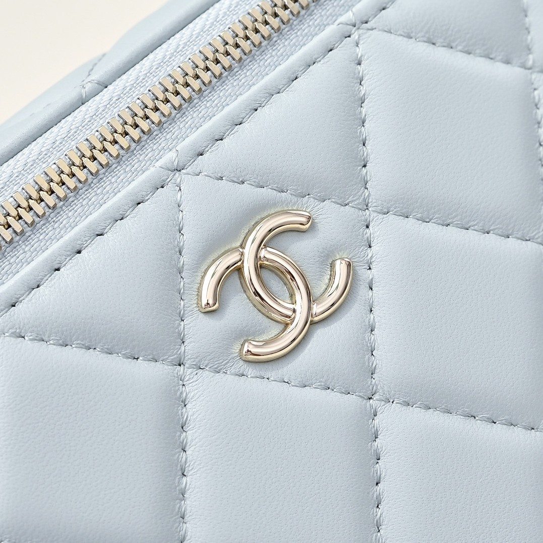 Chanel Style Leather Chain Bag style reference detail image 7 from source 776536