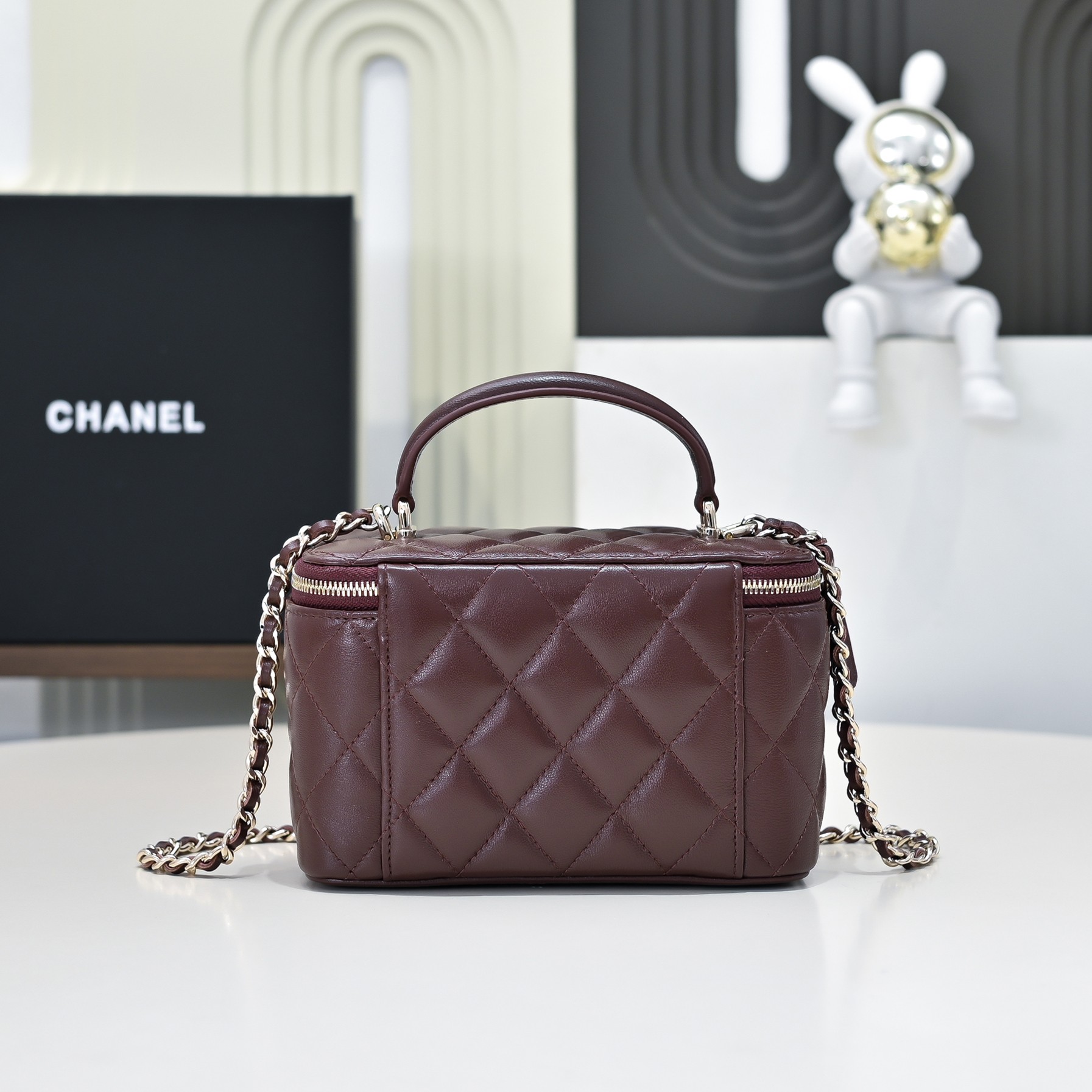 Chanel Style Leather Chain Bag style reference detail image 1 from source 776532