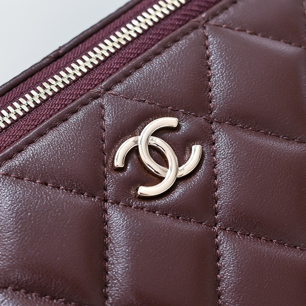 Chanel Style Leather Chain Bag style reference detail image 4 from source 776532