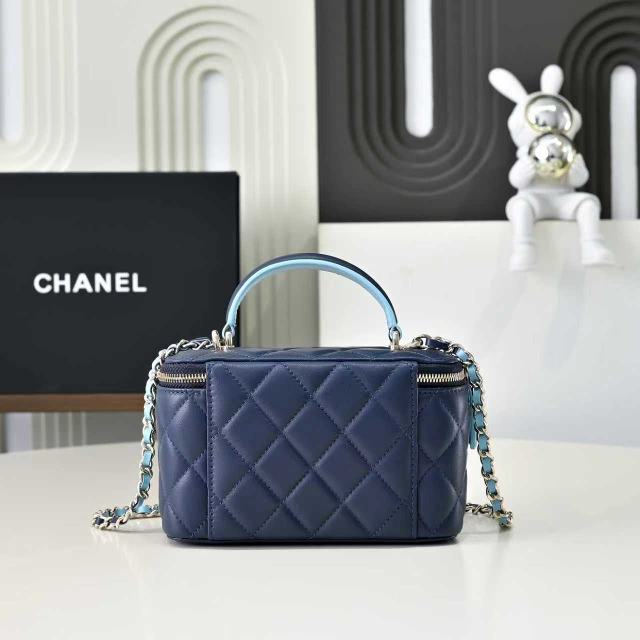 Chanel Style Leather Chain Bag style reference detail image 1 from source 776531