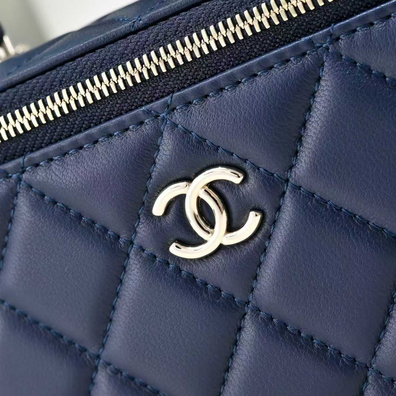 Chanel Style Leather Chain Bag style reference detail image 4 from source 776531