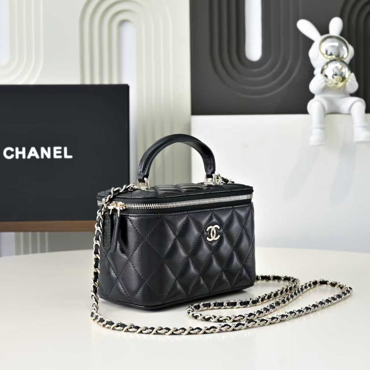 Chanel Style Leather Chain Bag style reference detail image 3 from source 776539