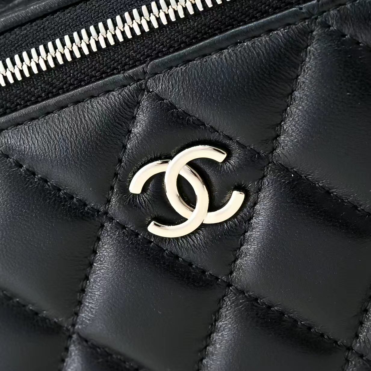 Chanel Style Leather Chain Bag style reference detail image 5 from source 776539