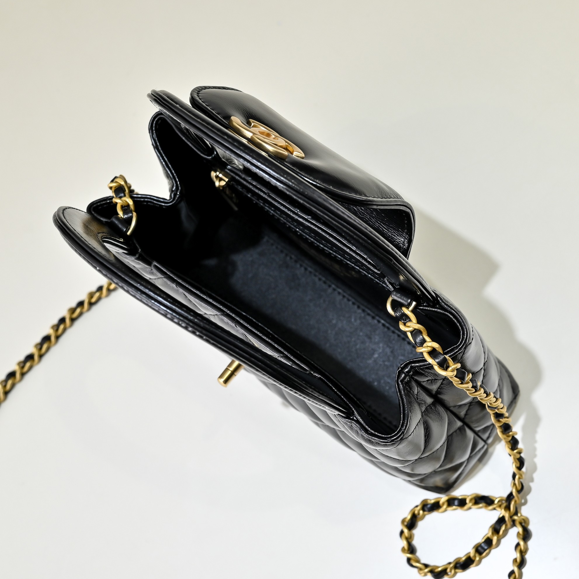 Chanel Style Wallet Bags detail image 7 from source 776497