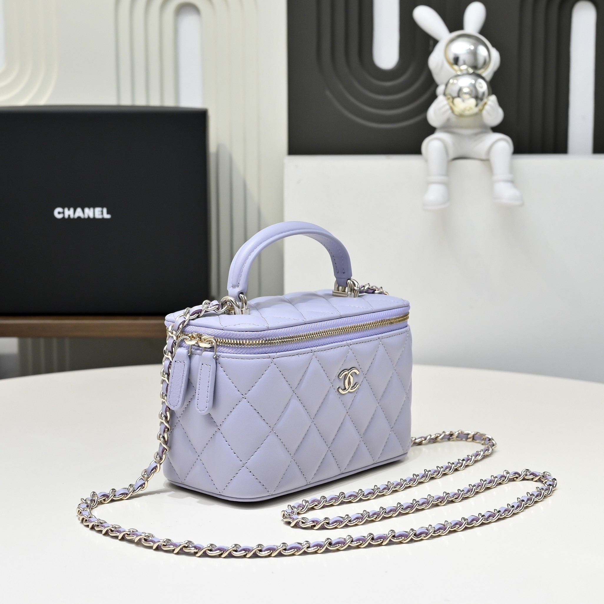 Chanel Style Leather Chain Bag style reference detail image 2 from source 776540