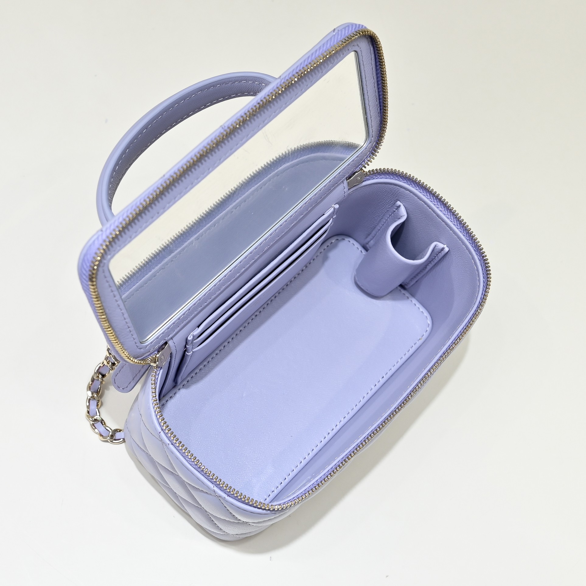 Chanel Style Leather Chain Bag style reference detail image 7 from source 776540