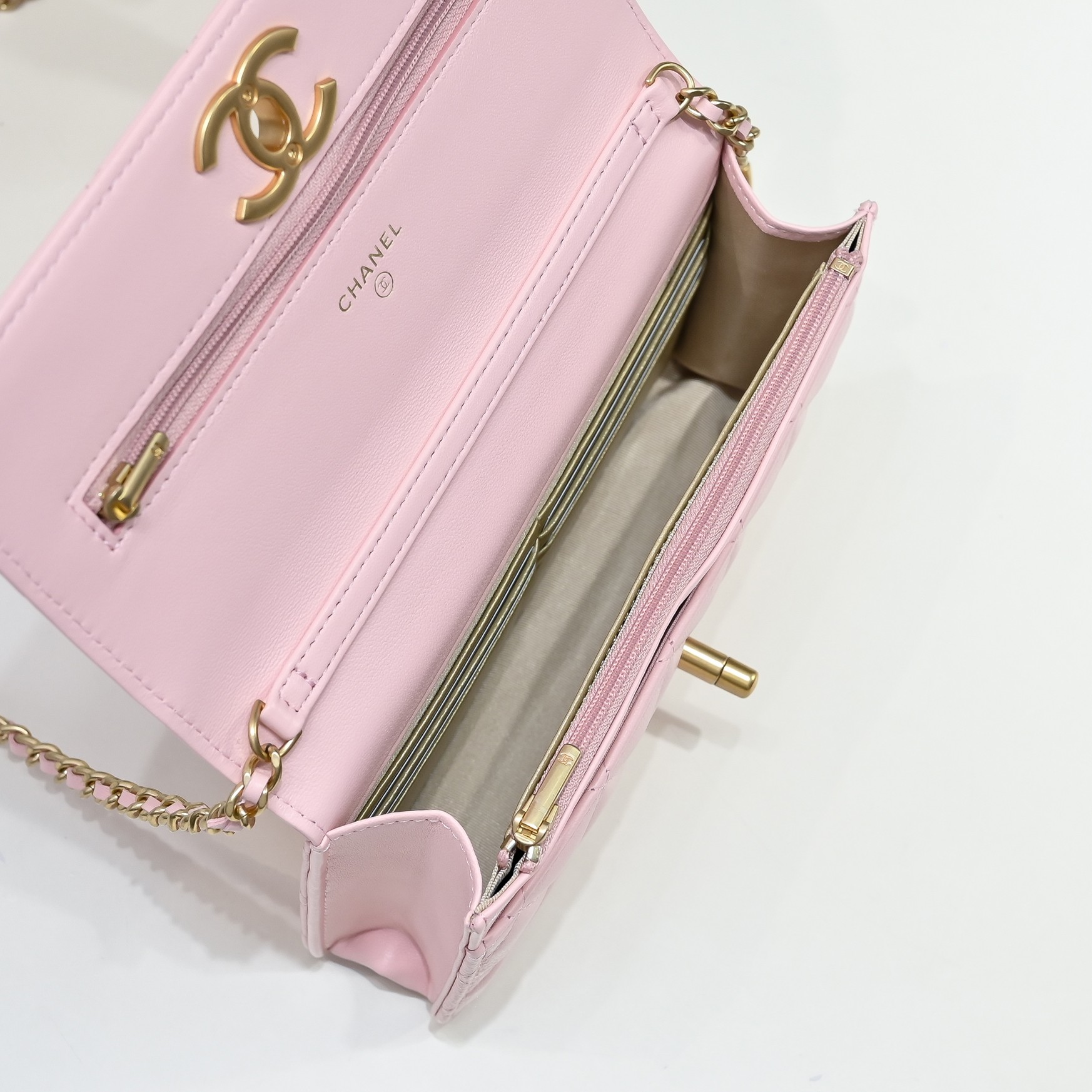 Chanel Style Leather Chain Bag style reference detail image 8 from source 776516