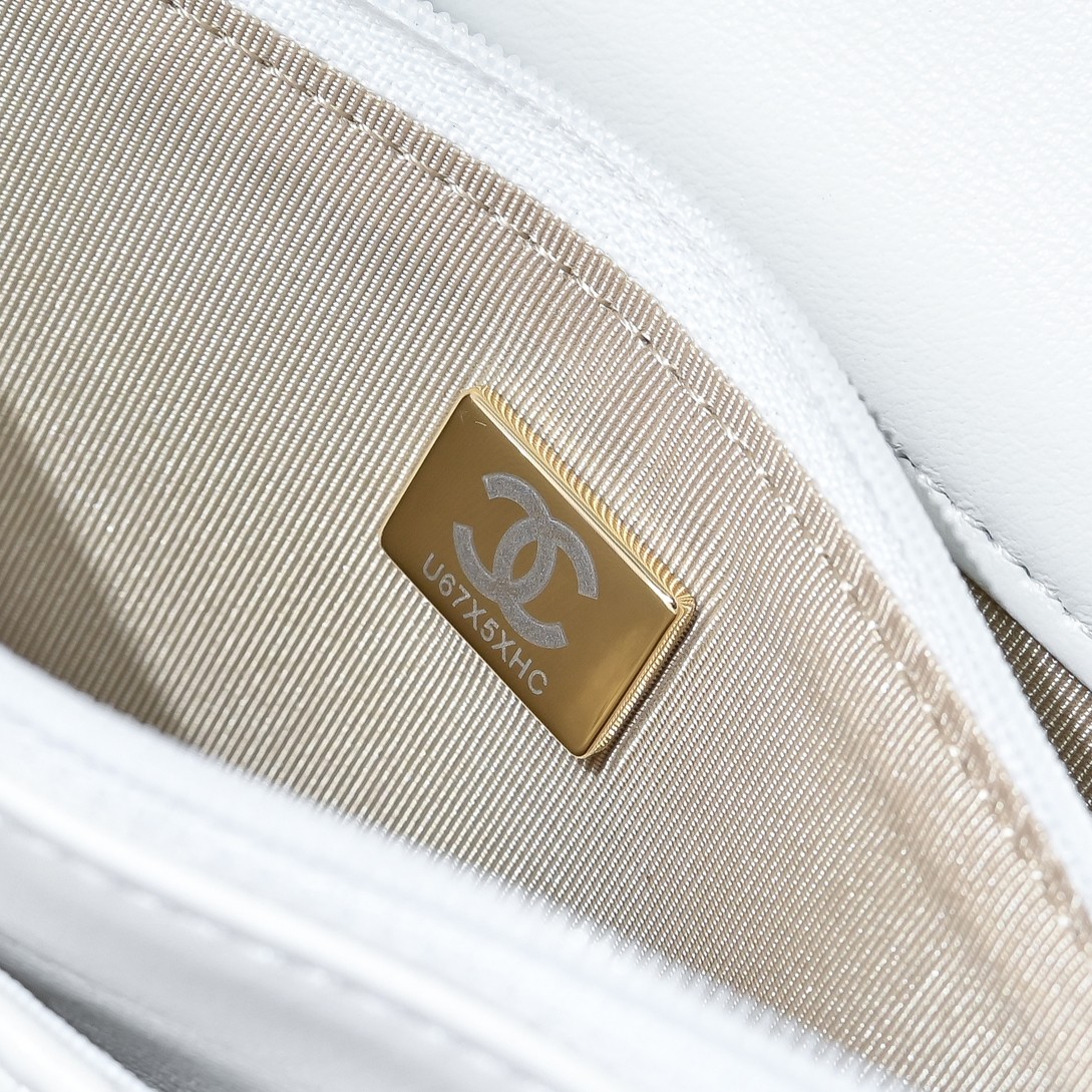 Chanel Style Leather Chain Bag style reference detail image 9 from source 776515