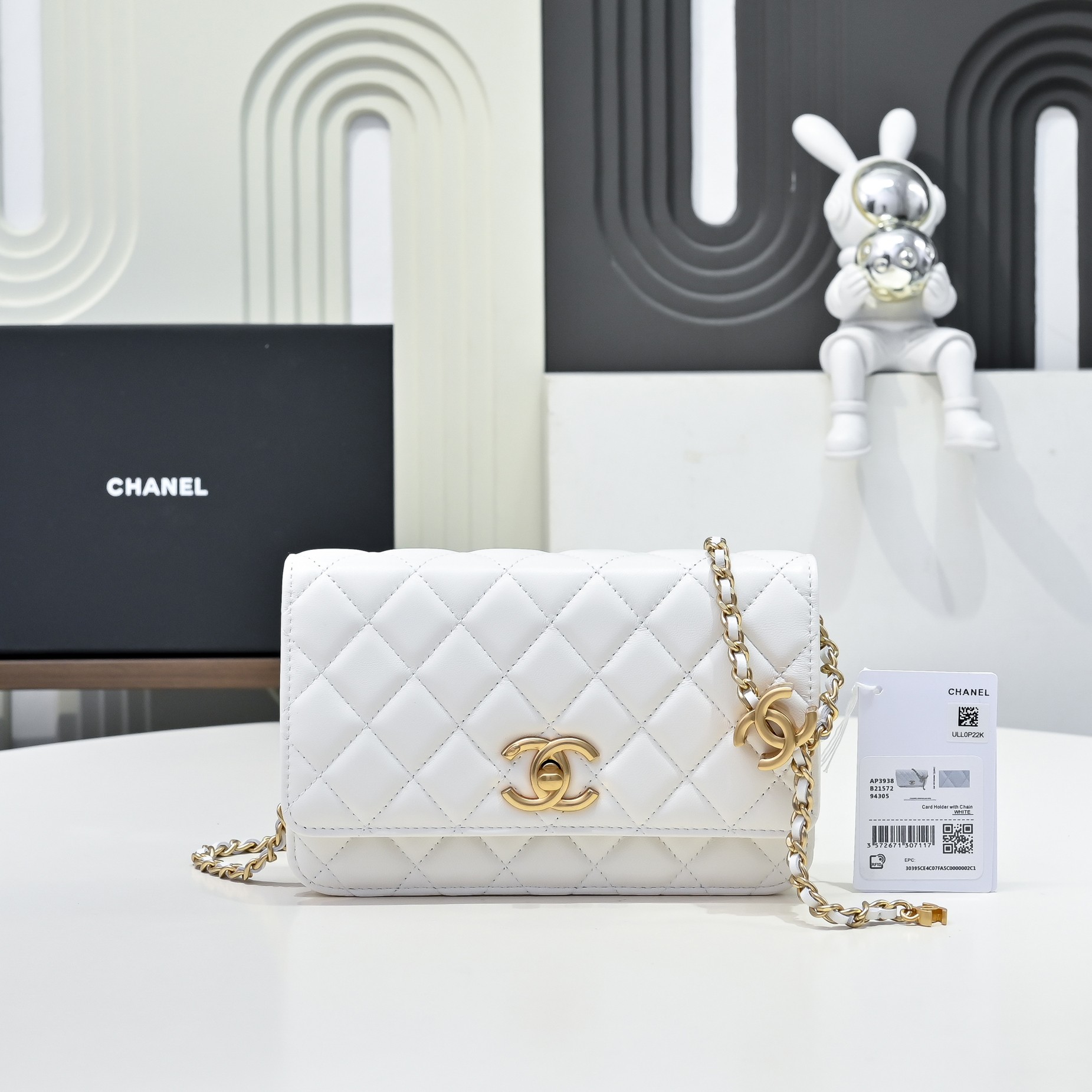 Chanel Style Leather Chain Bag style reference detail image 1 from source 776515