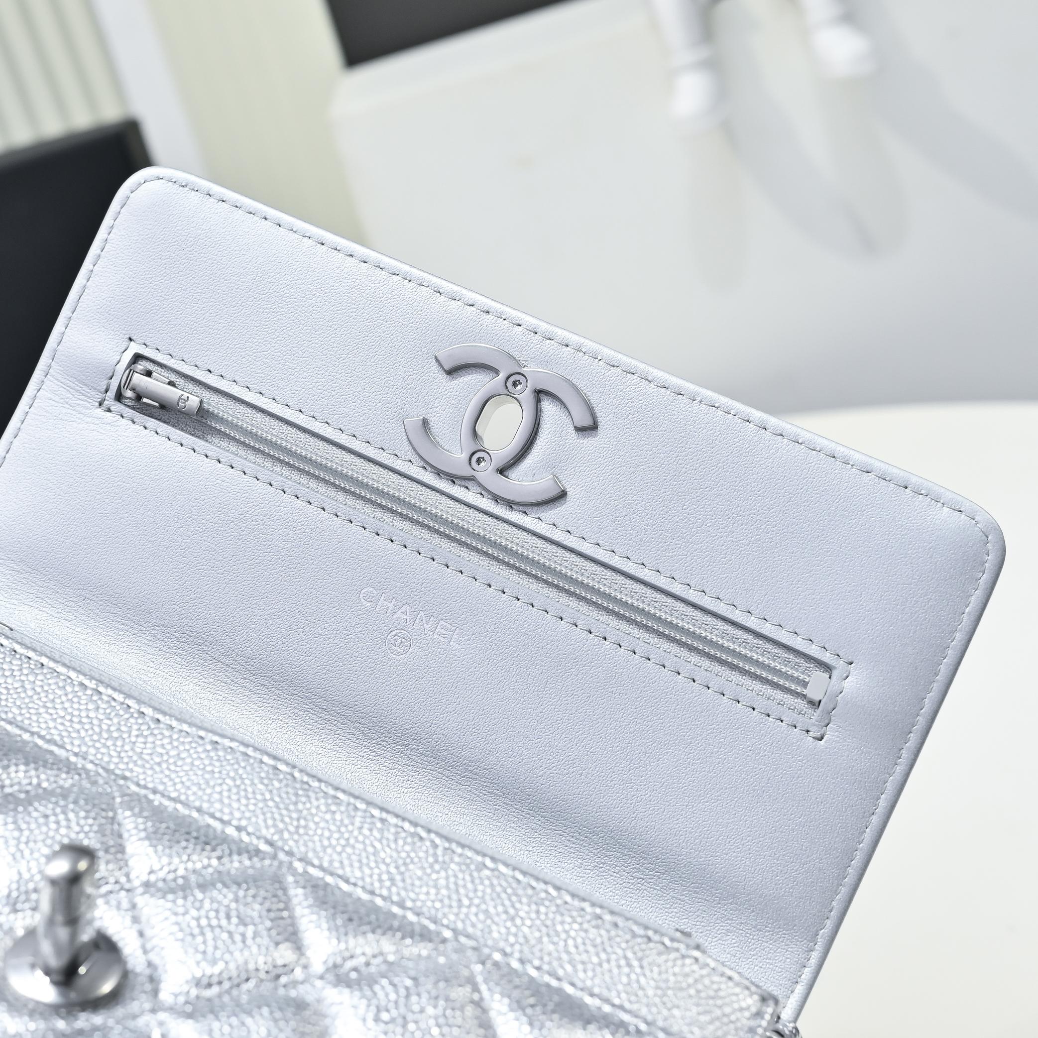 Chanel Style Leather Chain Bag style reference detail image 5 from source 776514