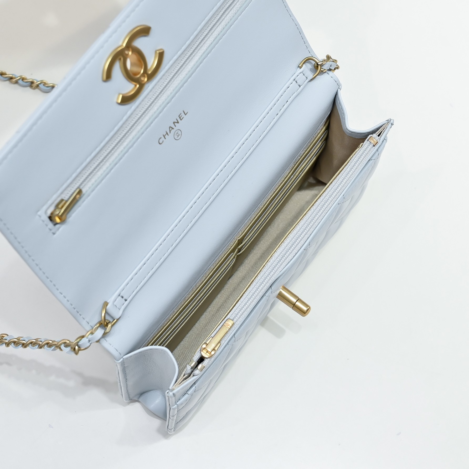 Chanel Style Leather Chain Bag style reference detail image 9 from source 776513