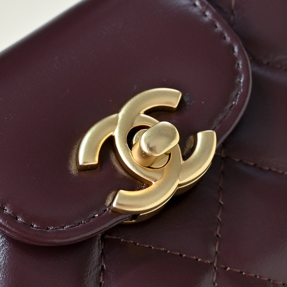 Chanel Style Red Wallet Bags detail image 4 from source 776492