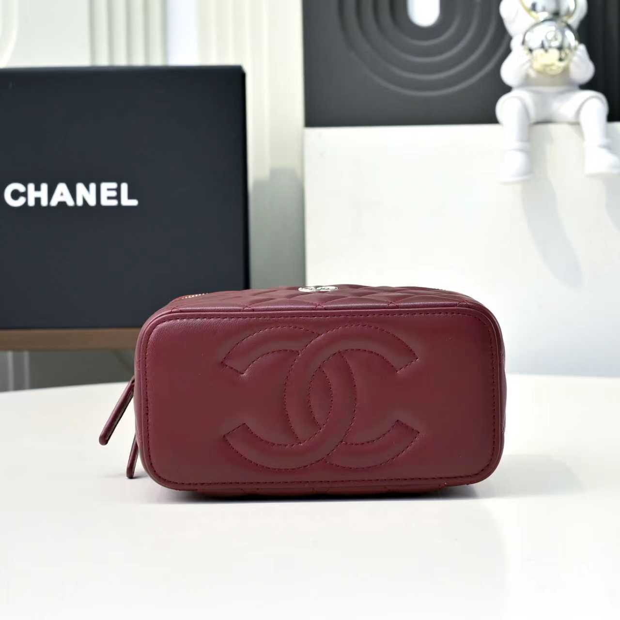 Chanel Style Leather Chain Bag style reference detail image 4 from source 776535
