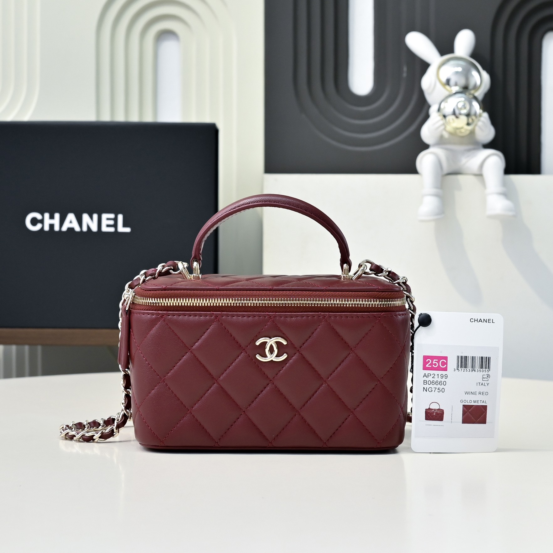Chanel Style Leather Chain Bag style reference detail image 1 from source 776535