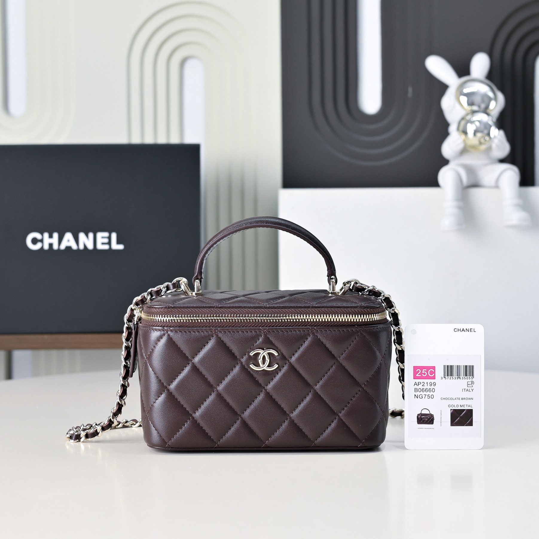 Chanel Style Leather Chain Bag style reference detail image 1 from source 776533