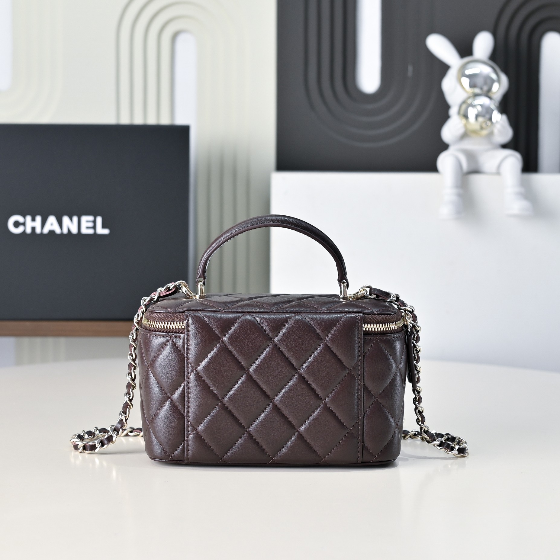 Chanel Style Leather Chain Bag style reference detail image 2 from source 776533