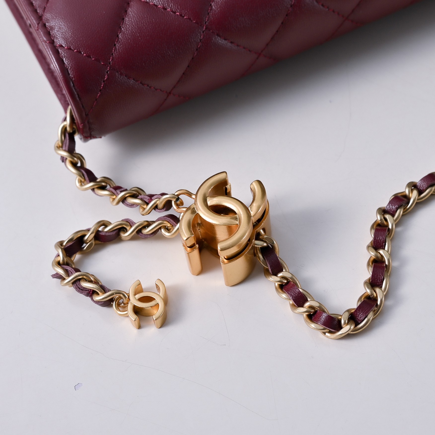 Chanel Style Leather Chain Bag style reference detail image 3 from source 776512