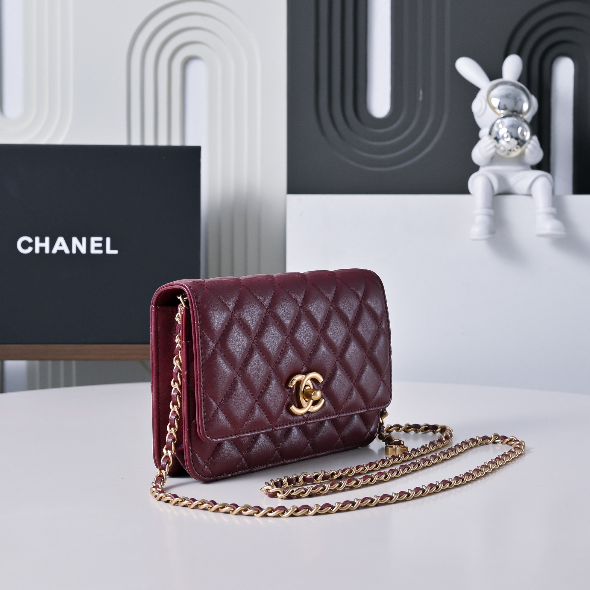 Chanel Style Leather Chain Bag style reference detail image 1 from source 776512