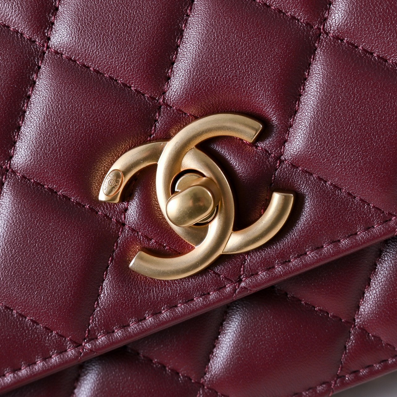 Chanel Style Leather Chain Bag style reference detail image 4 from source 776512