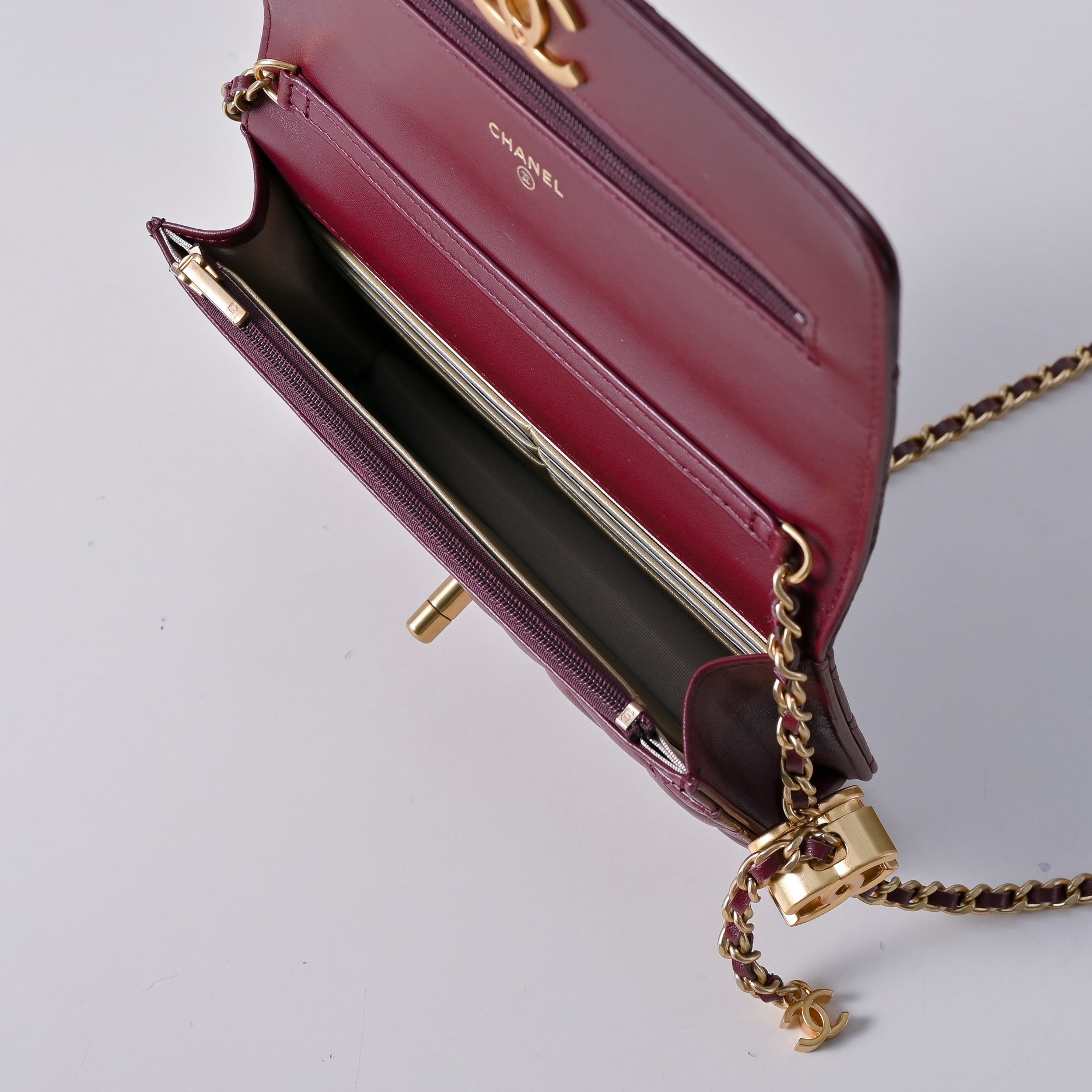 Chanel Style Leather Chain Bag style reference detail image 7 from source 776512