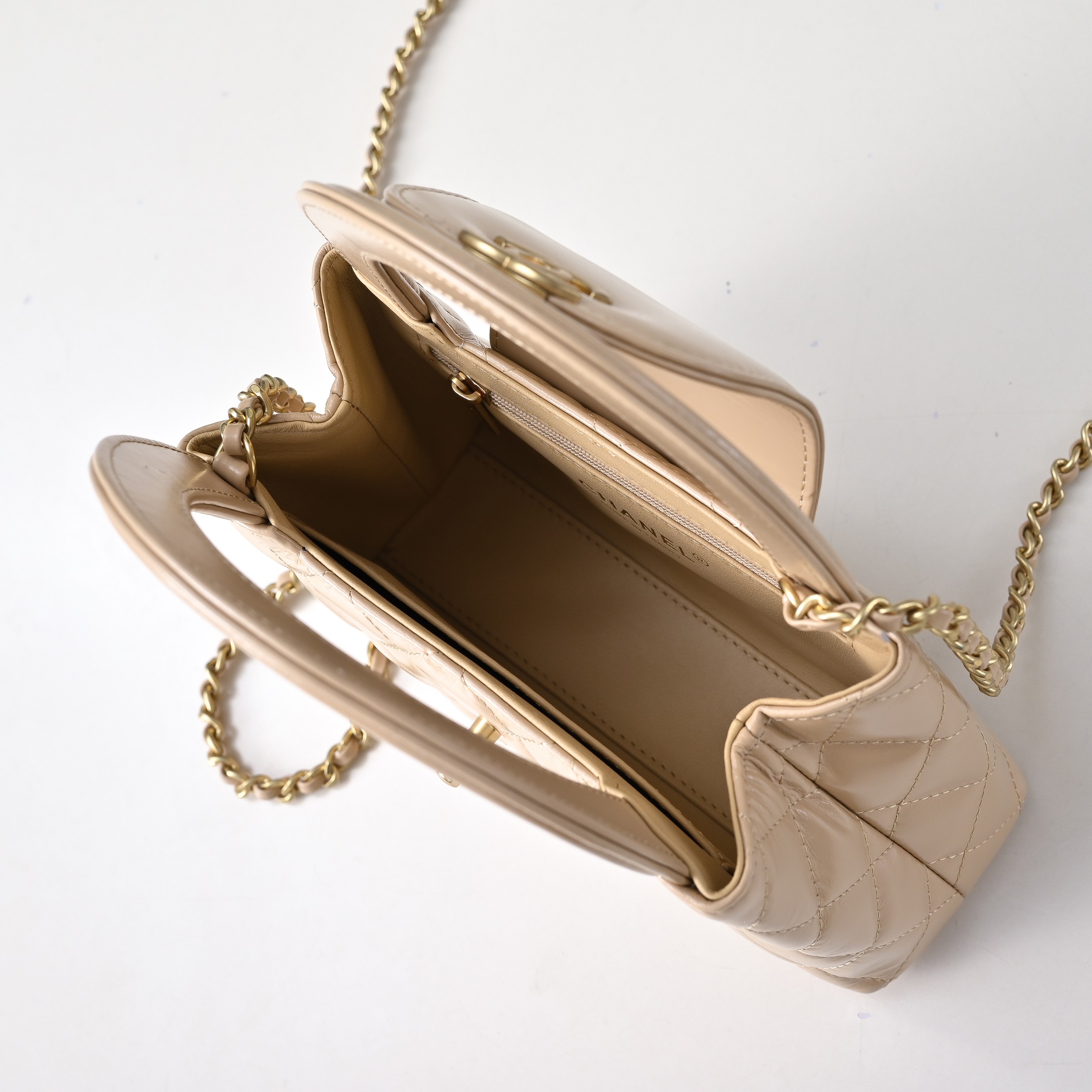Chanel Style Beige Wallet Bags detail image 6 from source 776501
