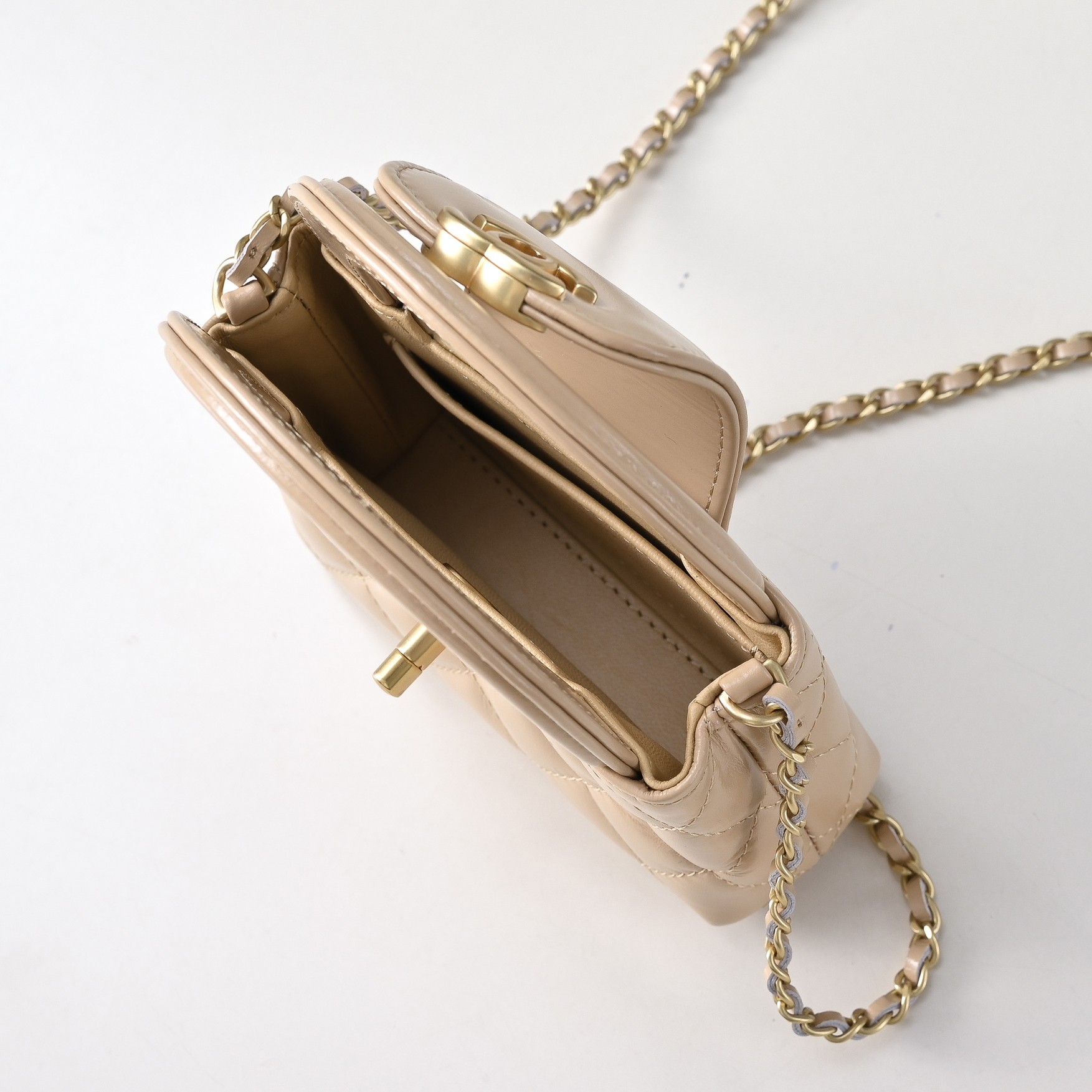 Chanel Style Beige Wallet Bags detail image 7 from source 776495