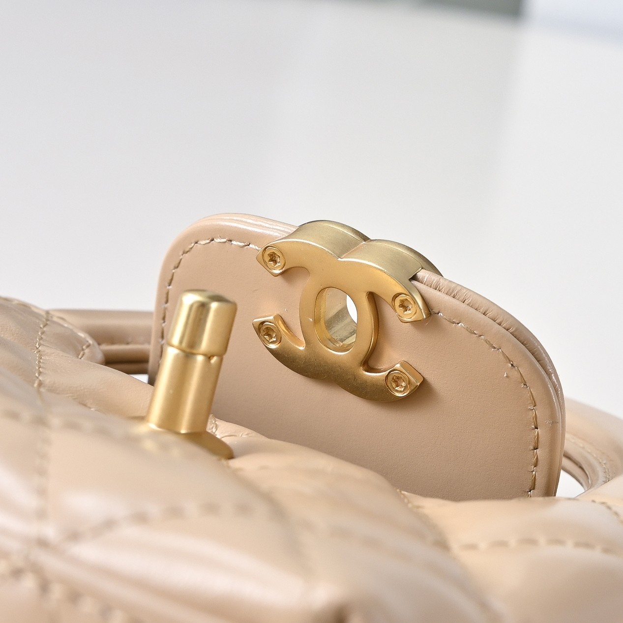 Chanel Style Beige Wallet Bags detail image 6 from source 776495