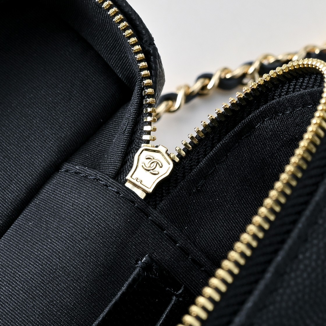 Chanel Style Crossbody Bag style reference detail image 9 from source 776506