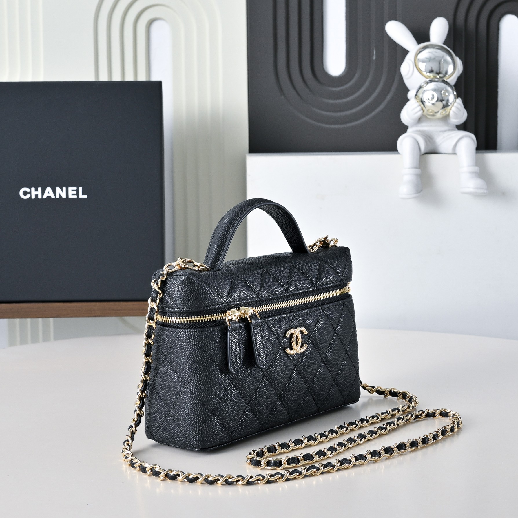Chanel Style Crossbody Bag style reference detail image 3 from source 776506
