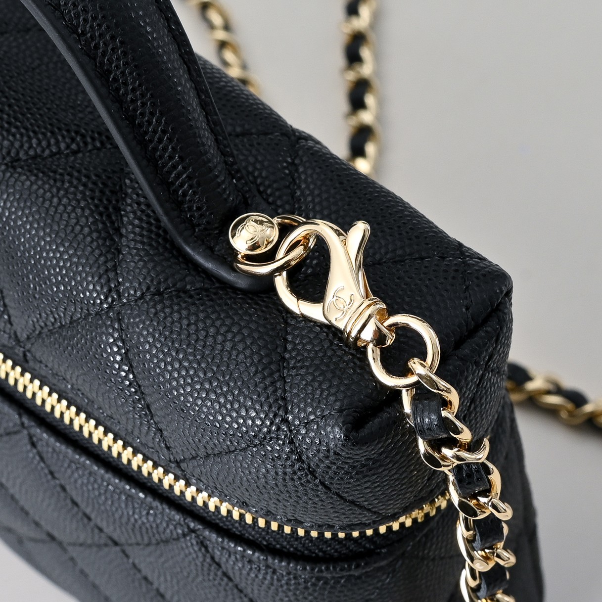 Chanel Style Crossbody Bag style reference detail image 6 from source 776506
