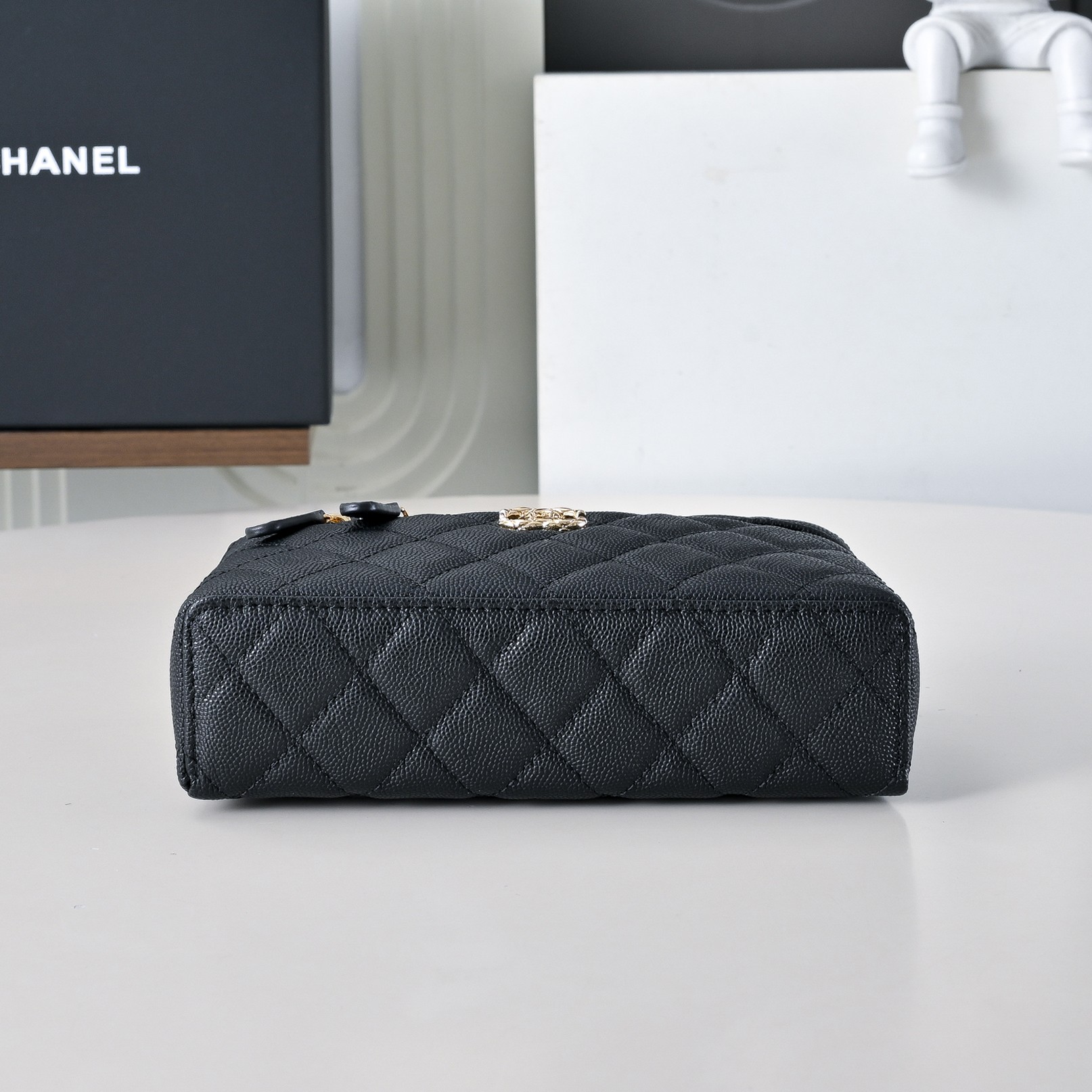 Chanel Style Crossbody Bag style reference detail image 4 from source 776506