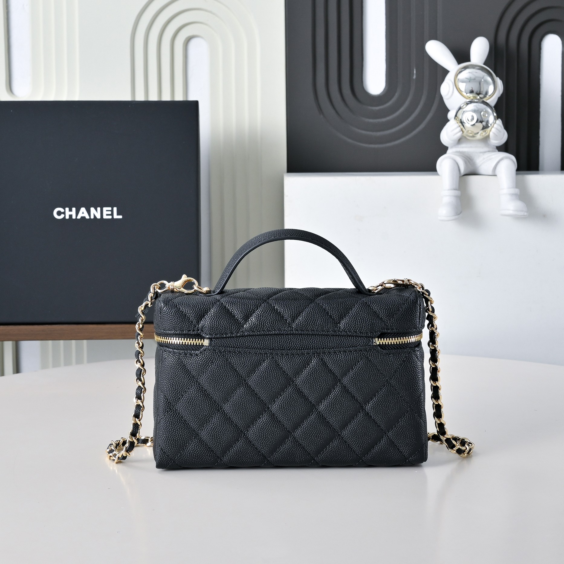 Chanel Style Crossbody Bag style reference detail image 2 from source 776506