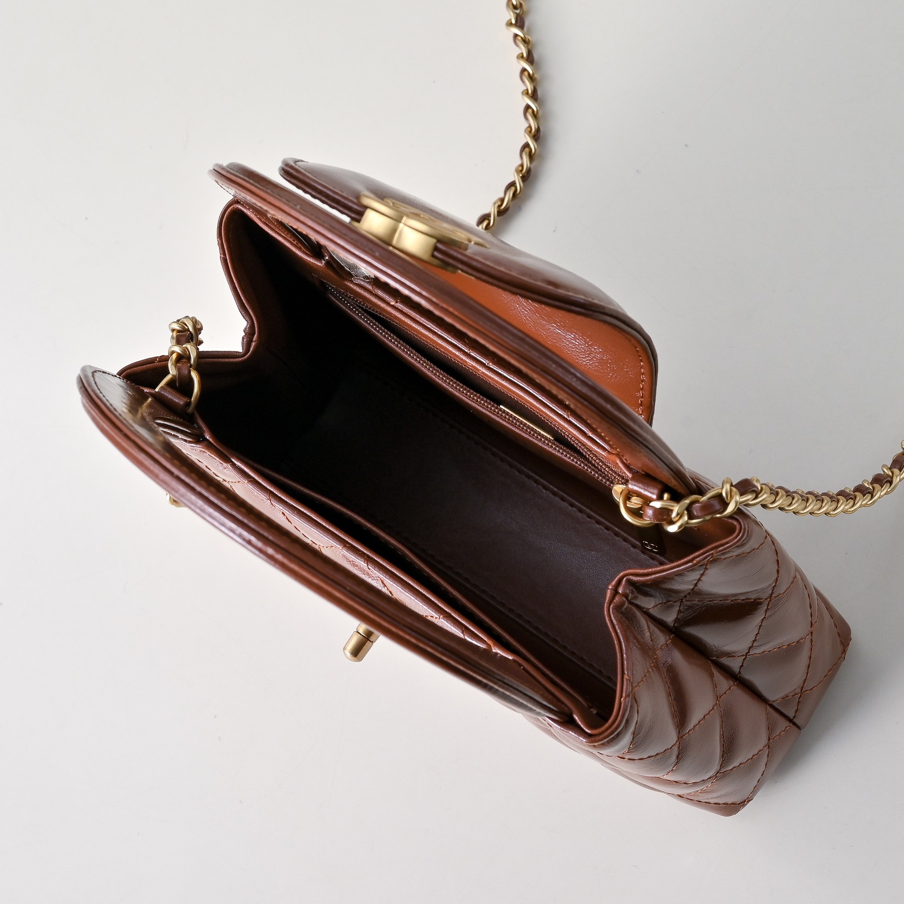Chanel Style Wallet Bags detail image 6 from source 776502