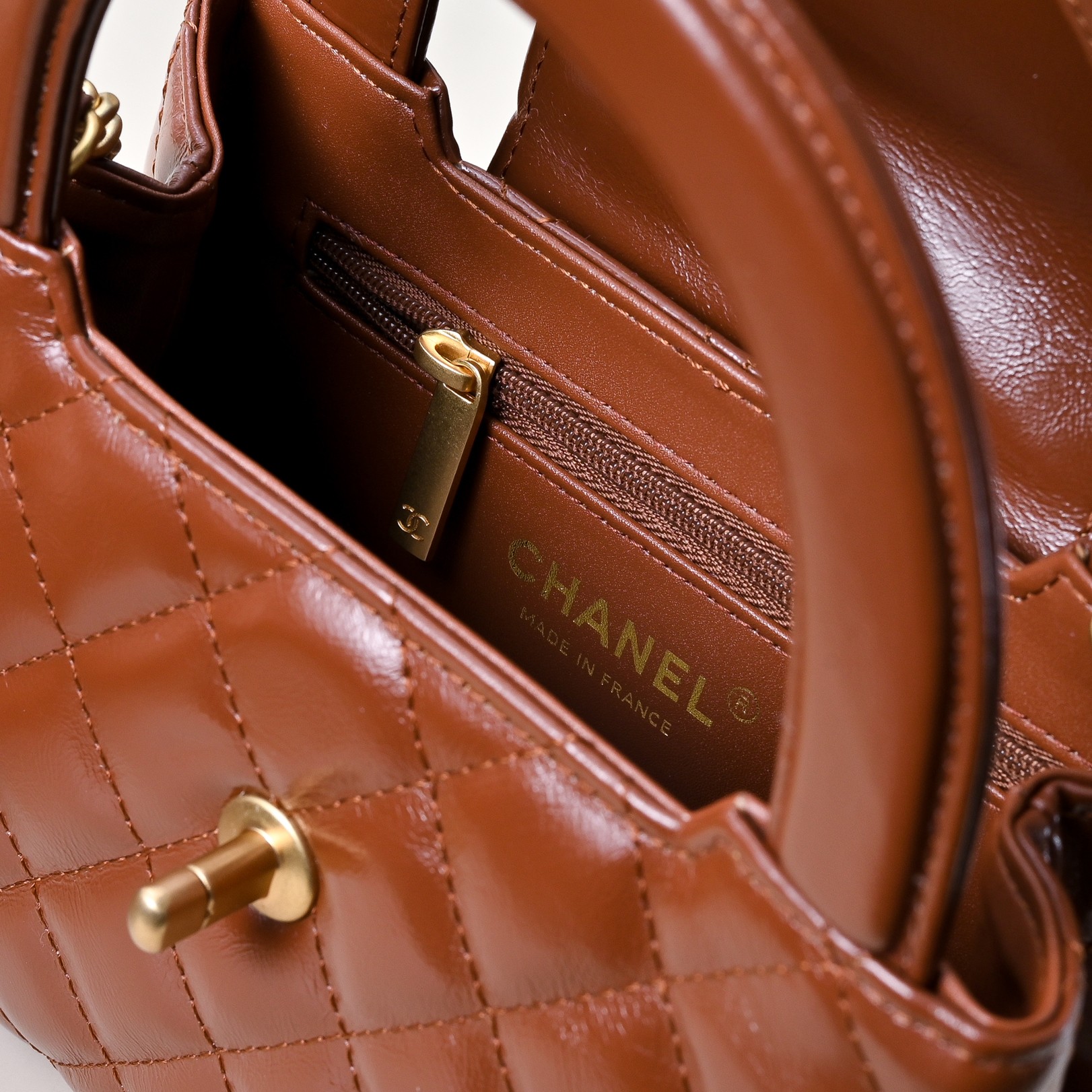 Chanel Style Wallet Bags detail image 7 from source 776502