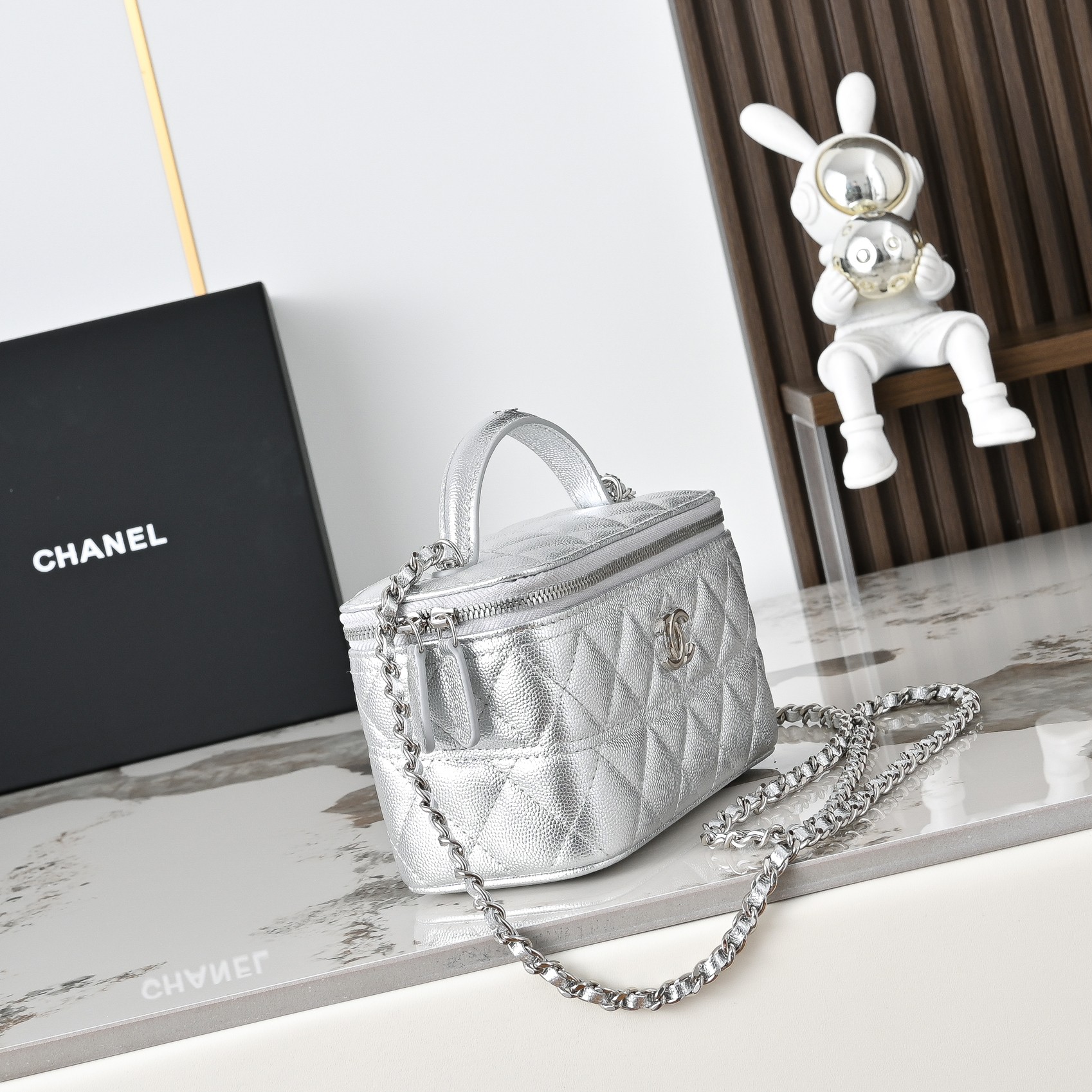 Chanel Style Leather Chain Bag style reference detail image 2 from source 776526