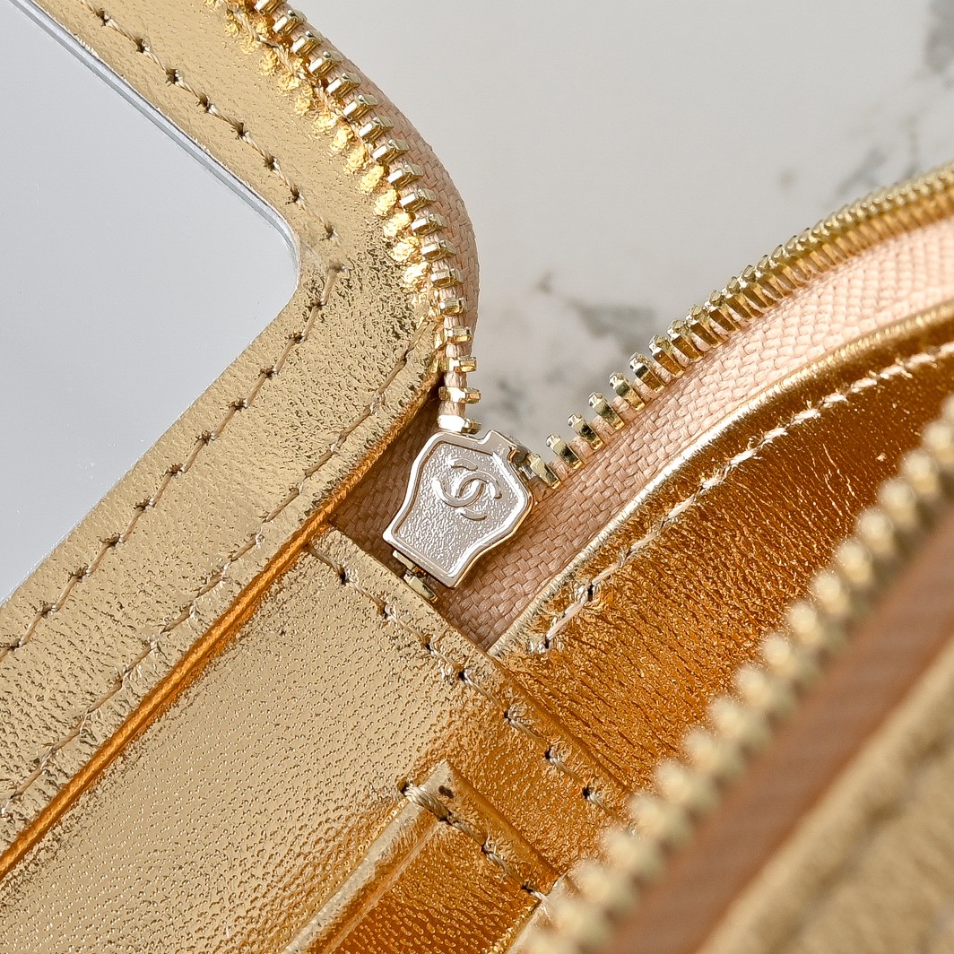 Chanel Style Leather Chain Bag style reference detail image 7 from source 776527