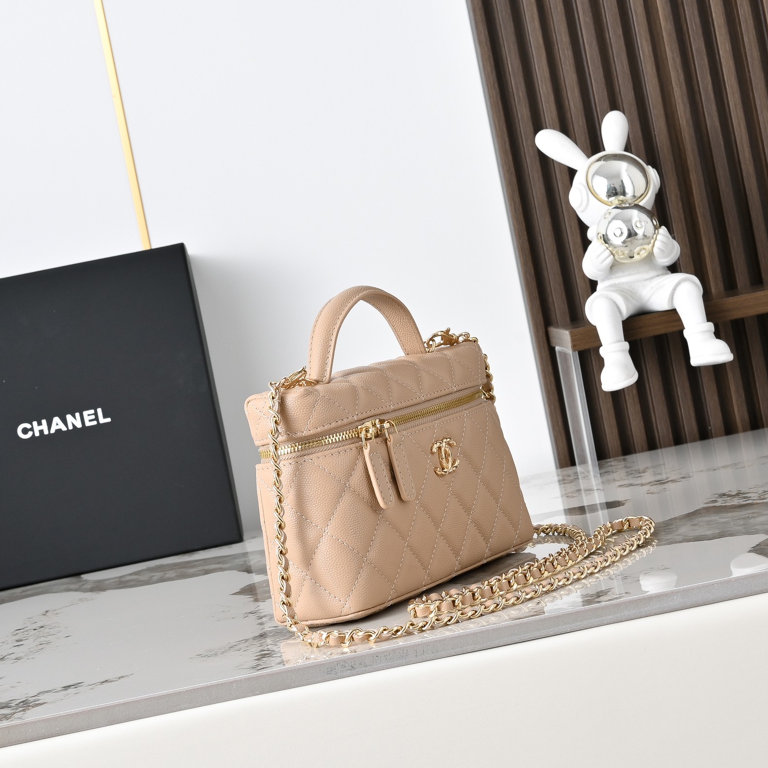 Chanel Style Crossbody Bag style reference detail image 2 from source 776508
