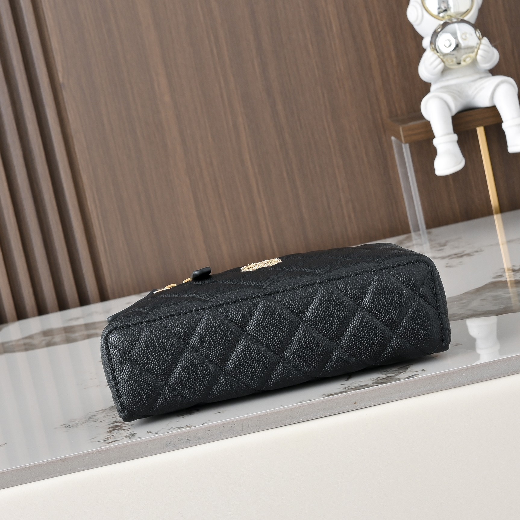 Chanel Style Leather Crossbody Bag style reference detail image 3 from source 776568