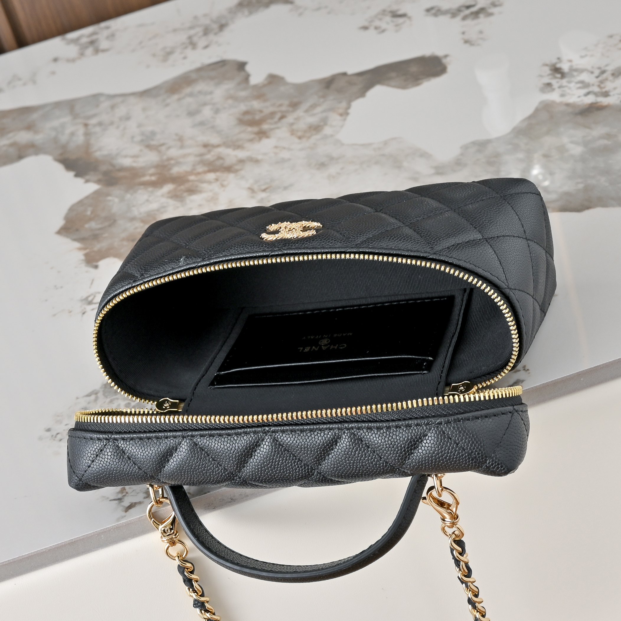 Chanel Style Leather Crossbody Bag style reference detail image 6 from source 776568