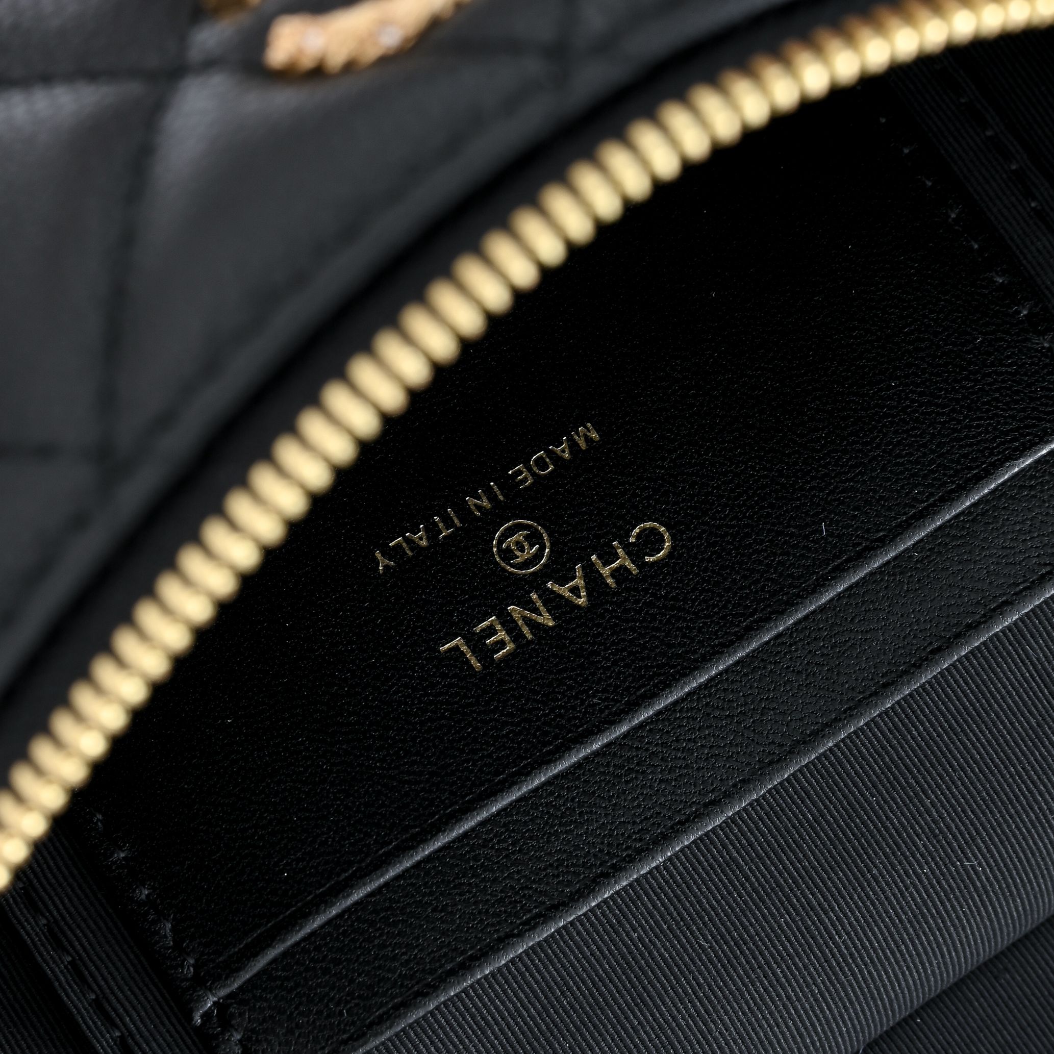 Chanel Style Leather Crossbody Bag style reference detail image 8 from source 776568