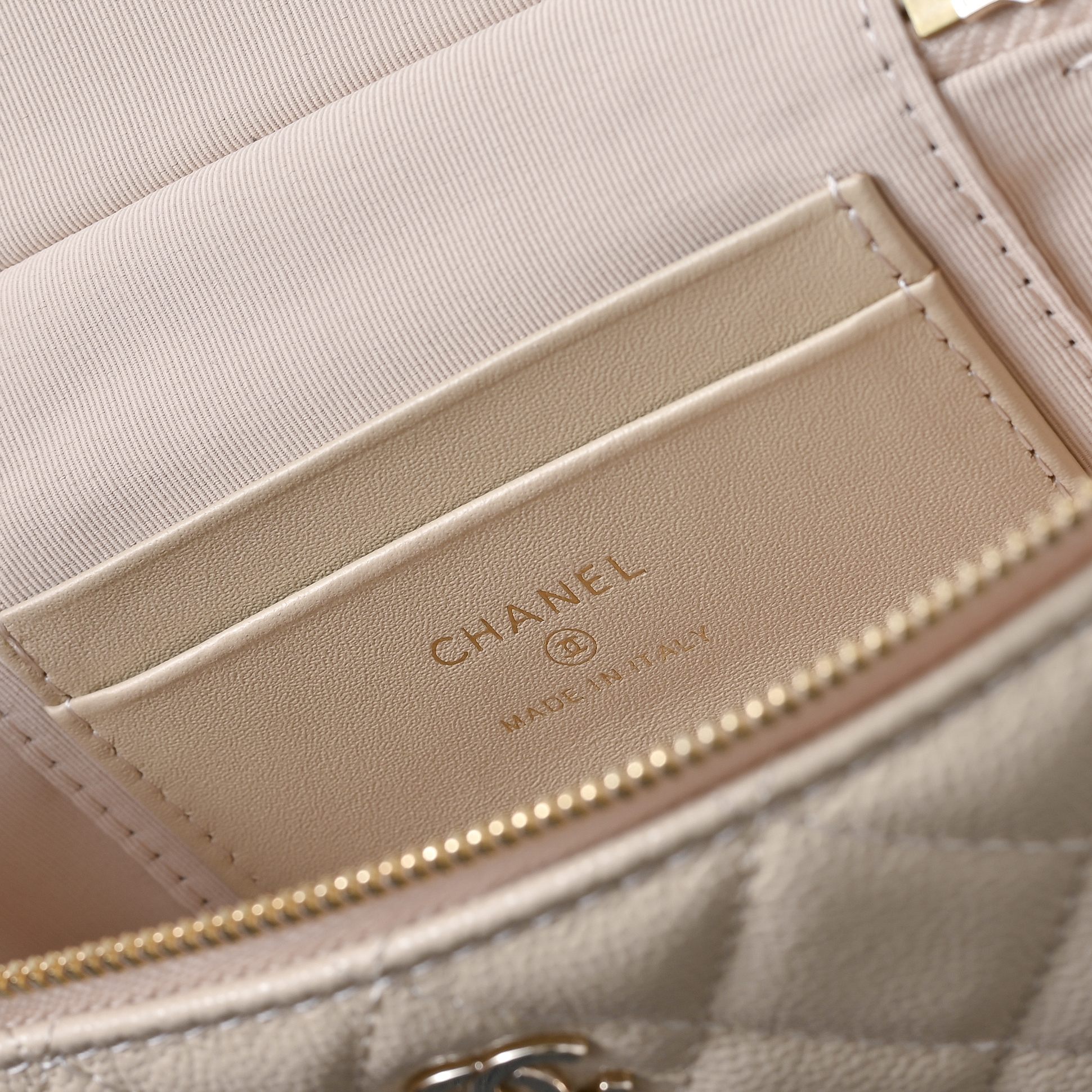 Chanel Style Leather Clutch Bags detail image 9 from source 776563