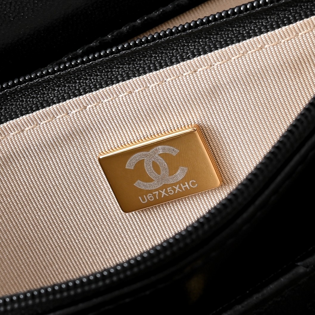 Chanel Style Leather Chain Bag style reference detail image 8 from source 776517