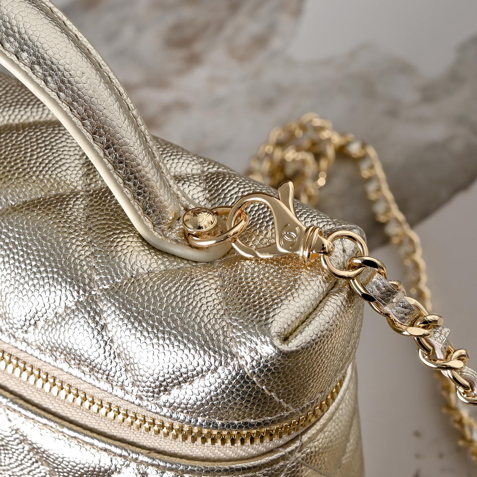 Chanel Style Crossbody Bag style reference detail image 5 from source 776510