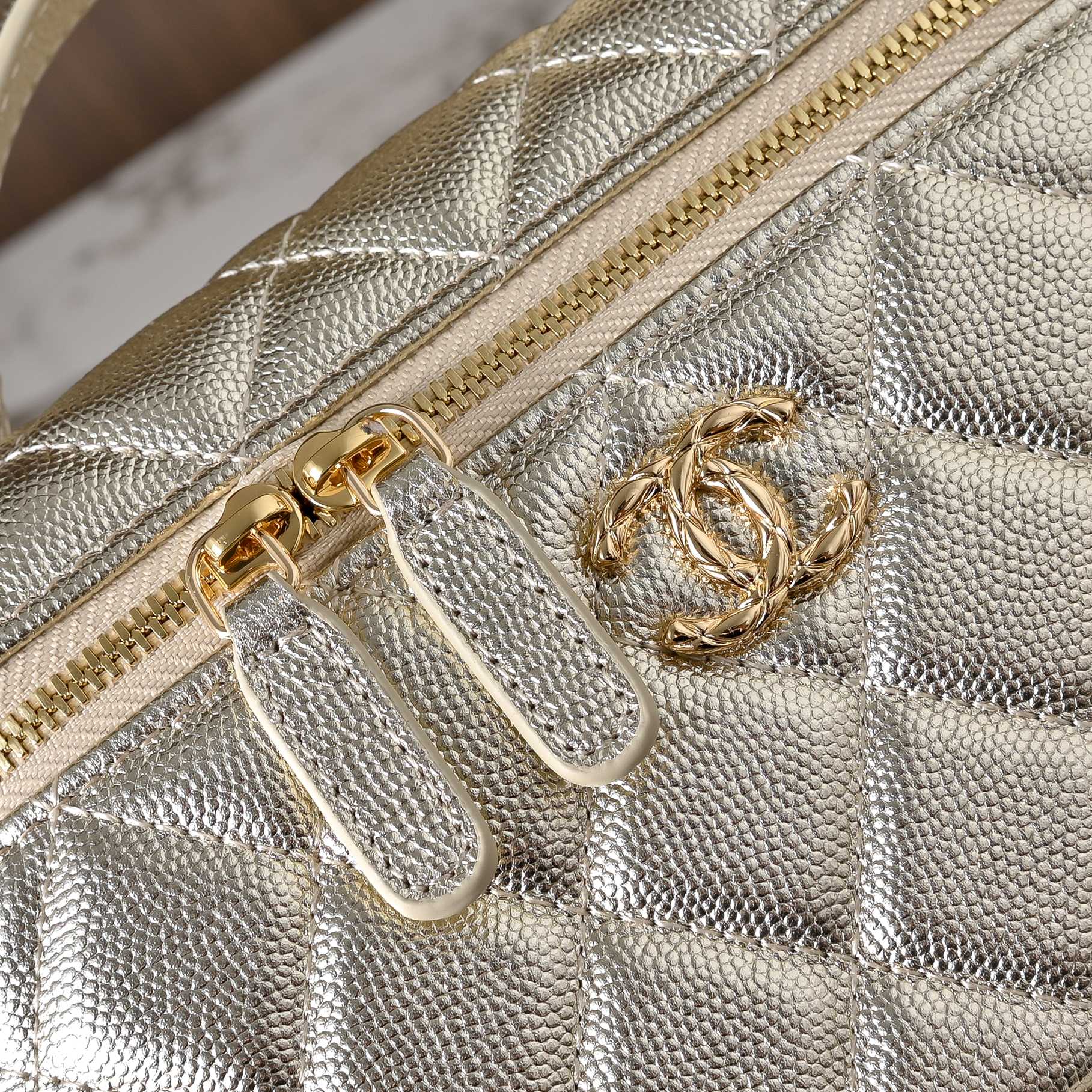 Chanel Style Crossbody Bag style reference detail image 3 from source 776510