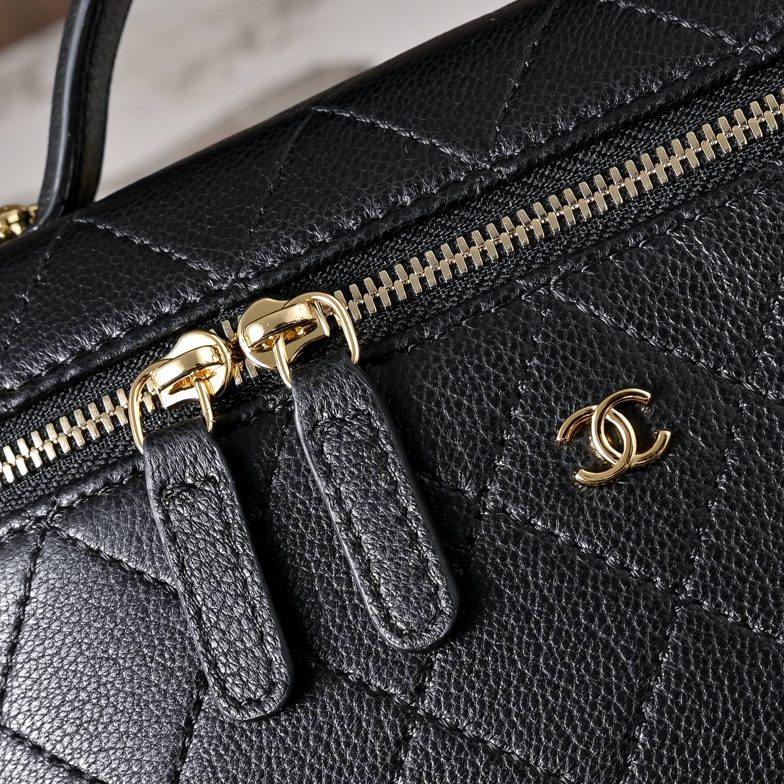 Chanel Style Leather Crossbody Bag style reference detail image 5 from source 776511