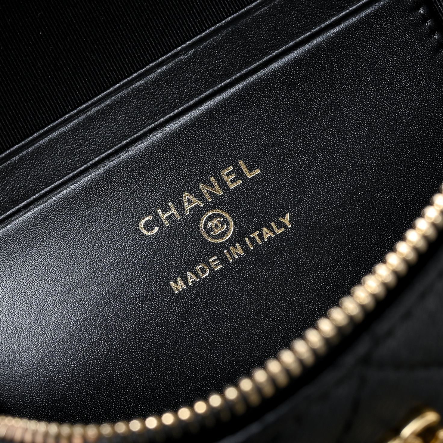 Chanel Style Leather Crossbody Bag style reference detail image 8 from source 776511