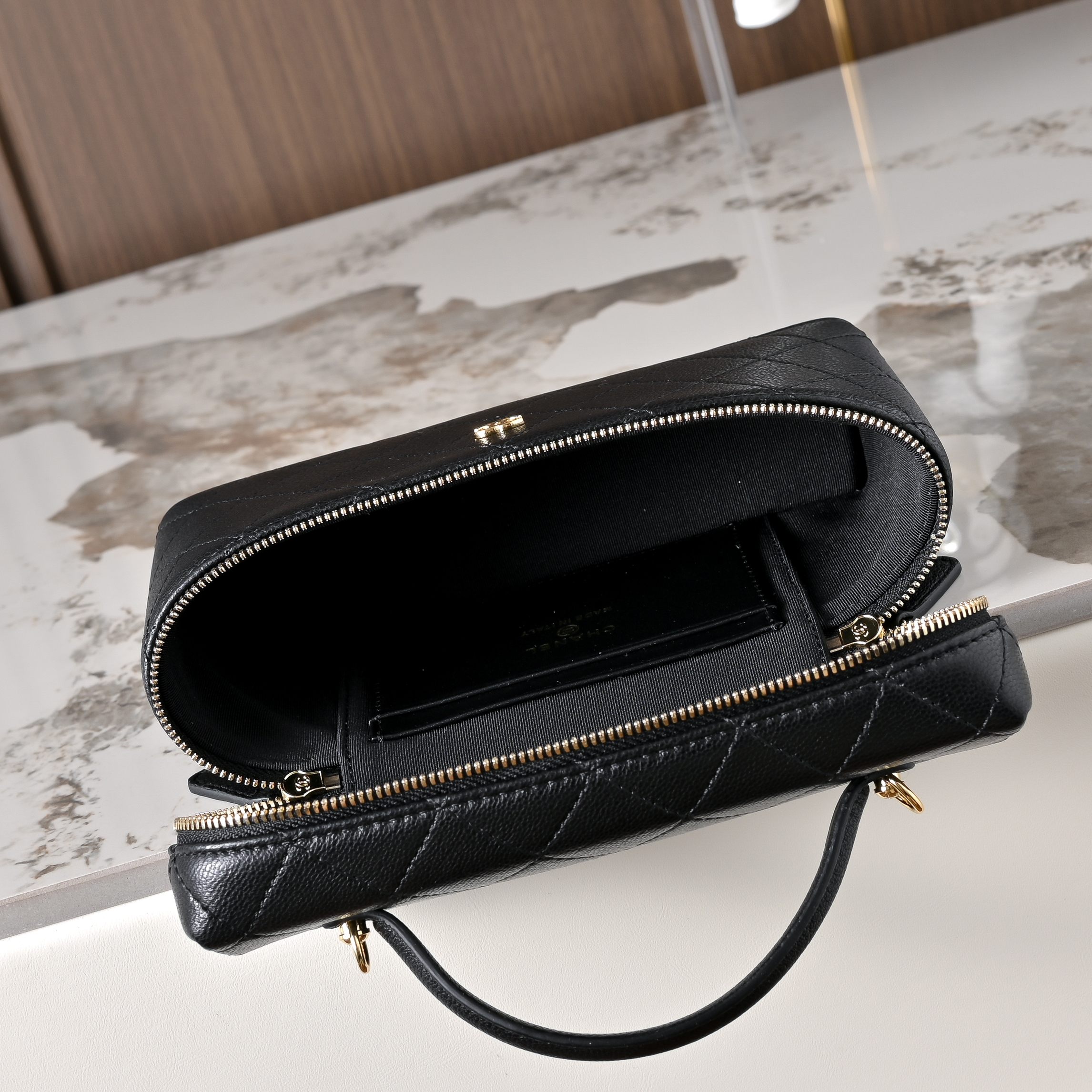 Chanel Style Leather Crossbody Bag style reference detail image 6 from source 776511
