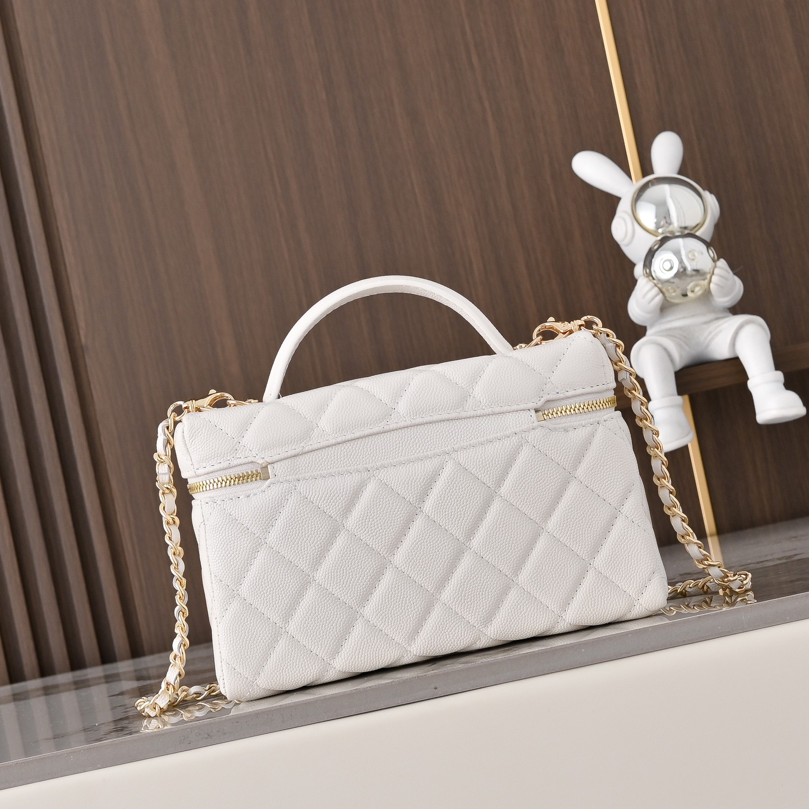 Chanel Style Leather Crossbody Bag style reference detail image 1 from source 776566