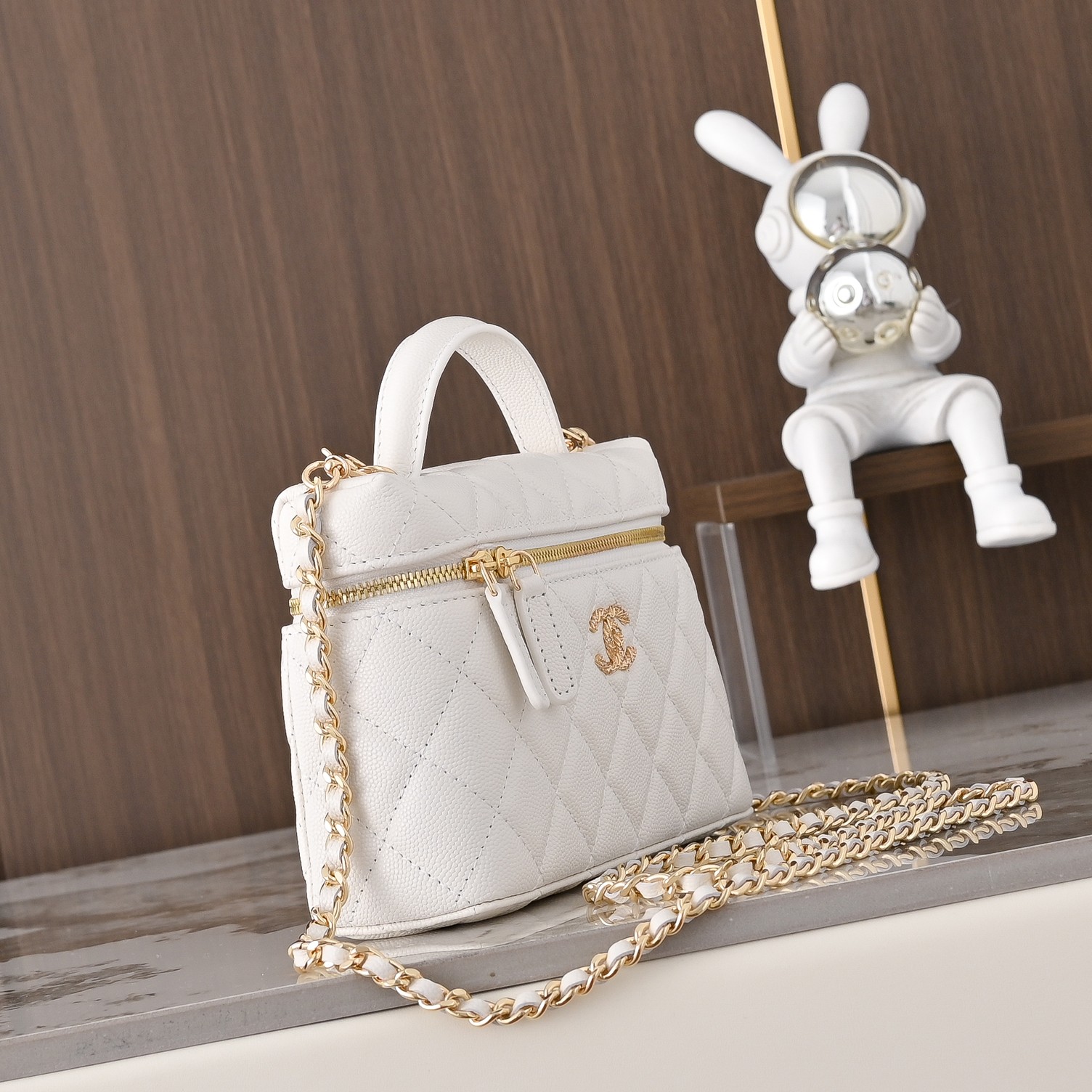 Chanel Style Leather Crossbody Bag style reference detail image 2 from source 776566
